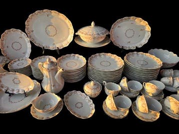 A. Giraud & Cie - Limoges - Tafelservies (125) - Marly -