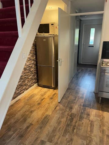 Te huur: Kamer Hermine Moquettestraat in Rotterdam, Huizen en Kamers, Kamers te huur