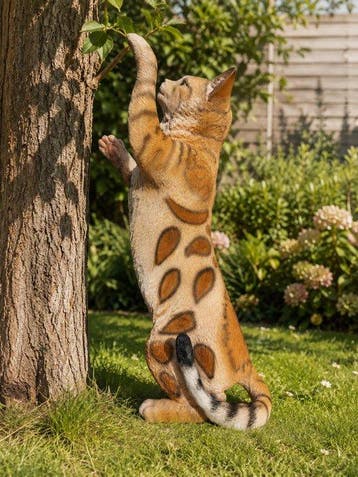 Beeld, garden statue 50 cm high scratching cat - 50 cm -