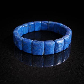Armband van natuurlijk lapis lazuli, bestrooid met pyriet.
