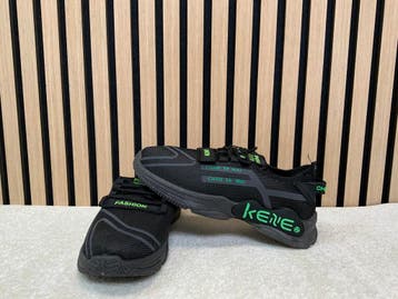 Partij sportschoenen zwart met accent – maat 41 t/m 44, Ophalen, Nieuw, Sneakers of Gympen