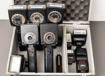 Nikon, Minolta, Vivitar, Metz, 10 vintage cameraflitsers –, Nieuw