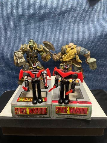 Space Warrior - Beeldje - Space Warrior diecast & Reign of