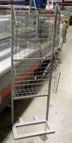 Rek met manden, Display, B50 x D35 x H146 cm, Gebruikt