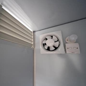 Goedkope toilet wagen / Zorg dat je snel bent! OP=OP, Nieuw