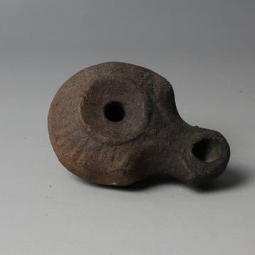 Het oude Egypte, Grieks-Romeinse periode Aardewerk Olielamp,