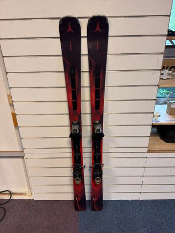 Atomic Cloud Q12 - Dames Piste Ski met Bindingen - 152, Sport en Fitness, Gebruikt, Ophalen of Verzenden, Carve, Atomic