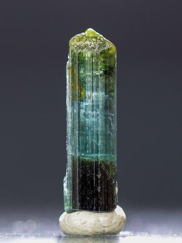 Opmerkelijk 3-fase indicolietkristal • 2,70 ct • Fabulous