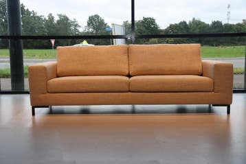 4 zits bank model Lio in stof, 255 cm br. van Keijser en Co, Ophalen of Verzenden, Nieuw, Stof