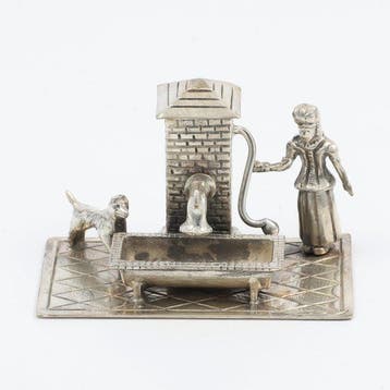 NO RESERVE. C. & A. Lesener. Vrouw met hond bij waterpomp. -, Antiek en Kunst