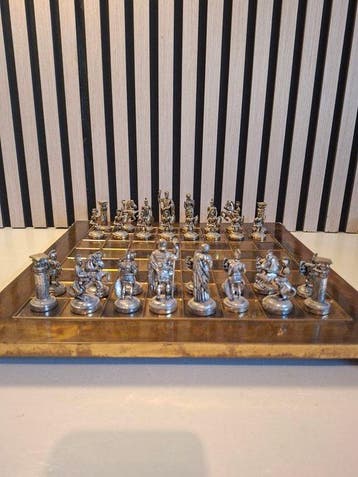 Schaakspel - Grieks groot Schaakspel goud en zilverkleurig -