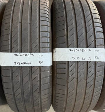 2x 205-60-16 Michelin Zomer 2x 5mm €50 Per Band 205 60 16, Ophalen, Gebruikt, 16 inch, 205 mm