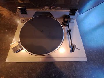 Akai - AP-A2 Semi-Automatic Direct Drive Platenspeler, Nieuw