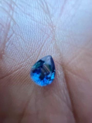 Zonder minimumprijs - 1 pcs Blauw, Violet Saffier - 1.04 ct, Sieraden, Tassen en Uiterlijk, Edelstenen, Nieuw