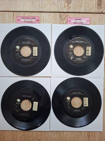 Guns N Roses - 4x classic GnR Single 45s w/JukeBox, Nieuw in verpakking