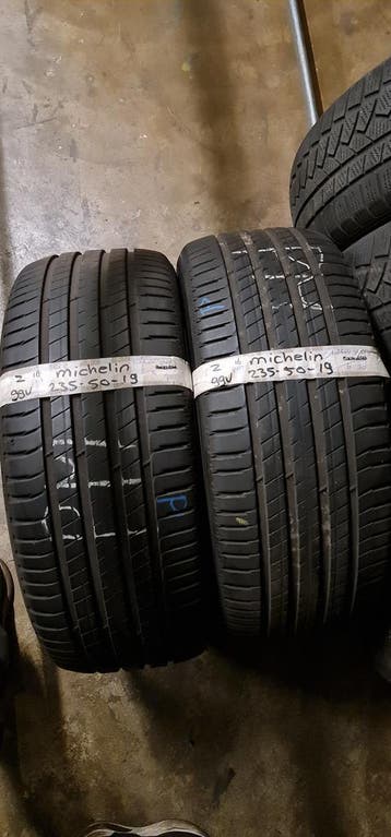 2x 235-50-19 Michelin Zomer 6mm €60 Per Band 235 50 19, Gebruikt, 235 mm, Band(en), Personenwagen