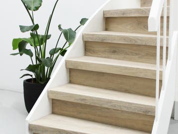 Betonlook traprenovatie v.a. €475 – ALLES OP VOORRAAD, PVC-traprenovatie, Crème, Overige typen, Nieuw
