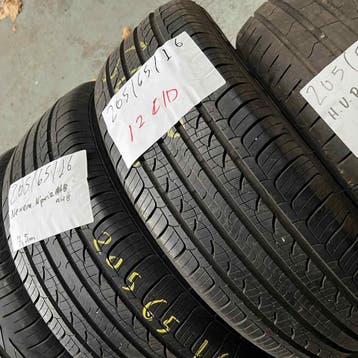 2 x Nexen 205-65-16 Zomerbanden 7,5mm, Gebruikt, 16 inch, Band(en), Personenwagen