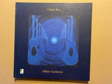 Beeldend Kunstenaar + Pop-Artiest - Chris Rea - Blue Guitars, Verzenden, Zo goed als nieuw, Schilder- en Tekenkunst