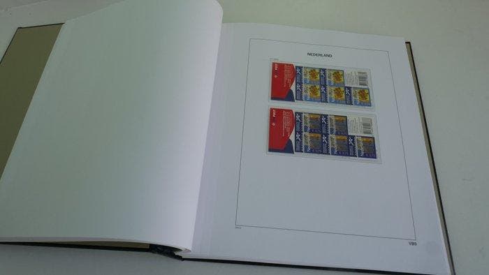 Nederland 2001/2015 - Hangmapjes in album Davo de Luxe, Postzegels en Munten, Postzegels | Nederland