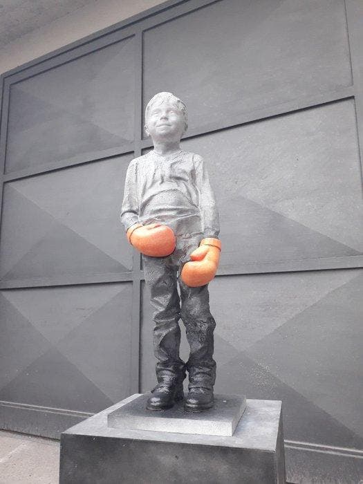 Mark Sugar - Carefree child (Orange boxing style 58), Antiek en Kunst, Kunst | Designobjecten