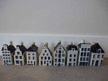 KLM-huisje - Acht KLM/Bols huisjes gevuld met Bols, Antiek en Kunst