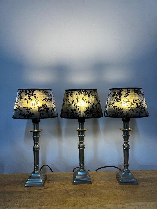 Tafellamp (3) - Zilverlook tafel lampen lot van drie -, Antiek en Kunst, Curiosa en Brocante