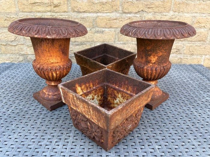 Jardinière (4) - gietijzer - gietijzeren Medici-vaas, Antiek en Kunst, Curiosa en Brocante