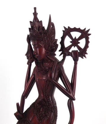 Grande Lord Vishnu a quattro braccia con Chakra, Shankha e