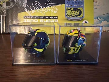 Niet op schaal - Model motorfiets (2) - Casque Valentino, Nieuw