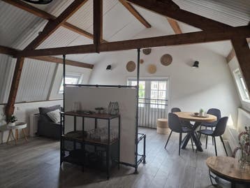 Appartement te huur aan Hoge Rijndijk in Zoeterwoude, Zuid-Holland
