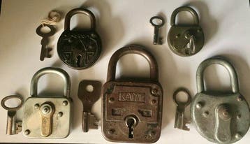 kamp.- - Hangslot (5)