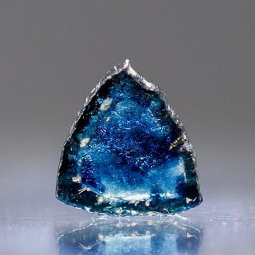 Exotische koningsblauwe tourmalijn • 0,75 ct •