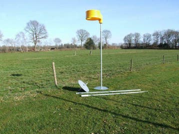Korfbalpaal verzinkt ijzer verstelbaar + korf op gras, Ophalen of Verzenden, Nieuw