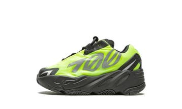 Yeezy Boost 700 MNVN Phosphor (Infant), Kleding | Heren, Schoenen, Nieuw