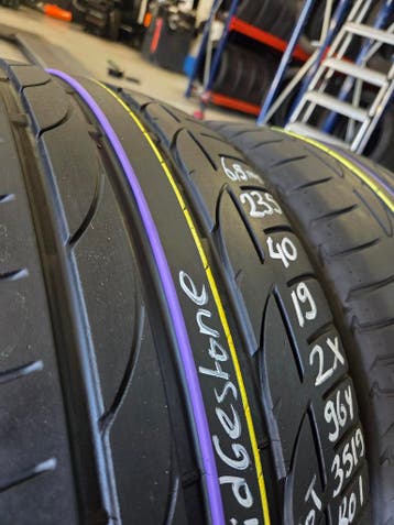 235/40/19 96Y RO1 BRIDGESTONE ZOMERBANDEN 6,5MM PROFIEL 2X, Gebruikt, 235 mm, Band(en), Personenwagen