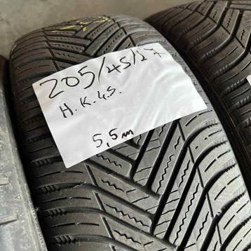 2 x Hankook Kinergy 4S 205-45-17 4 Seizoenbanden 5,5mm, Gebruikt, 17 inch, All Season, Band(en)