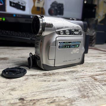JVC GR-D240E Mini DV-DV camera