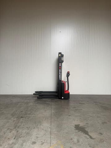 EP ES12-12ES Capaciteit: 1.200 kg Hefhoogte: 3.000 mm, 1000 tot 2000 kg, Elektrisch, Stapelaar, EP