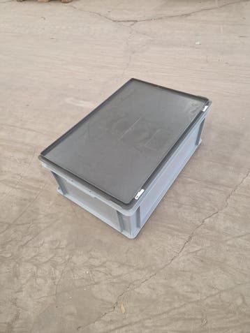 Stapelbak met deksel, 600x400x220 mm, euronorm, grijs pp,, Gebruikt, 40 tot 60 cm, 50 tot 75 cm, Ophalen of Verzenden