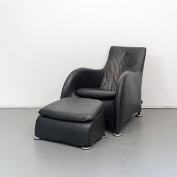 1x Montis Loge Fauteuil + Voetenbank Zwart Leder, Ophalen, Gebruikt, 100 tot 125 cm, Leer