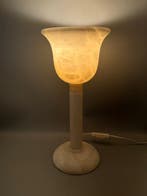 Lamp - Albast - Een albast natuursteen marmeren tafel lamp