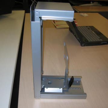 (MDK-101055) Madeko CPU houder zilvergrijs, wit of zwart, Ophalen of Verzenden, Nieuw
