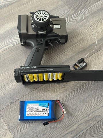 Futaba Niet op schaal - Modelauto - Futaba Megatech T3PK, Nieuw