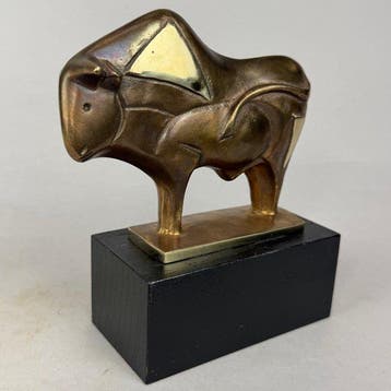 Robert Dyrcz - sculptuur, The bull - bronze - 15 cm - Brons