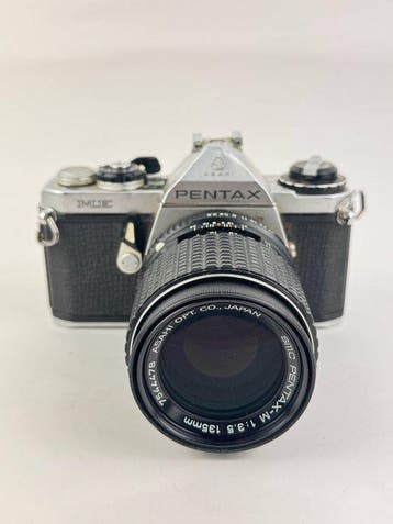 Pentax ME with SMC Pentax-M 135mm Lens Analoge camera, Nieuw