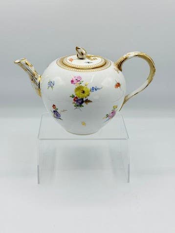 Meissen - Exquisite 19th C. Meissen Porcelain Teapot –