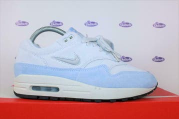 Outsole, marktleider voor exclusieve Nike Air Max 1 sneakers, Kleding | Dames, Schoenen, Ophalen of Verzenden, Nieuw