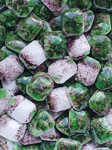 2 x DQ Octagon cabochon 16 x 13 mm – groen gemeleerd, Ophalen of Verzenden, Nieuw, Overige typen