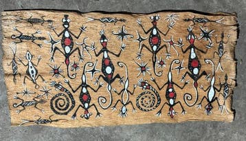 Een voortreffelijke Tapa uit Sentani, in heel West-Papoea. -